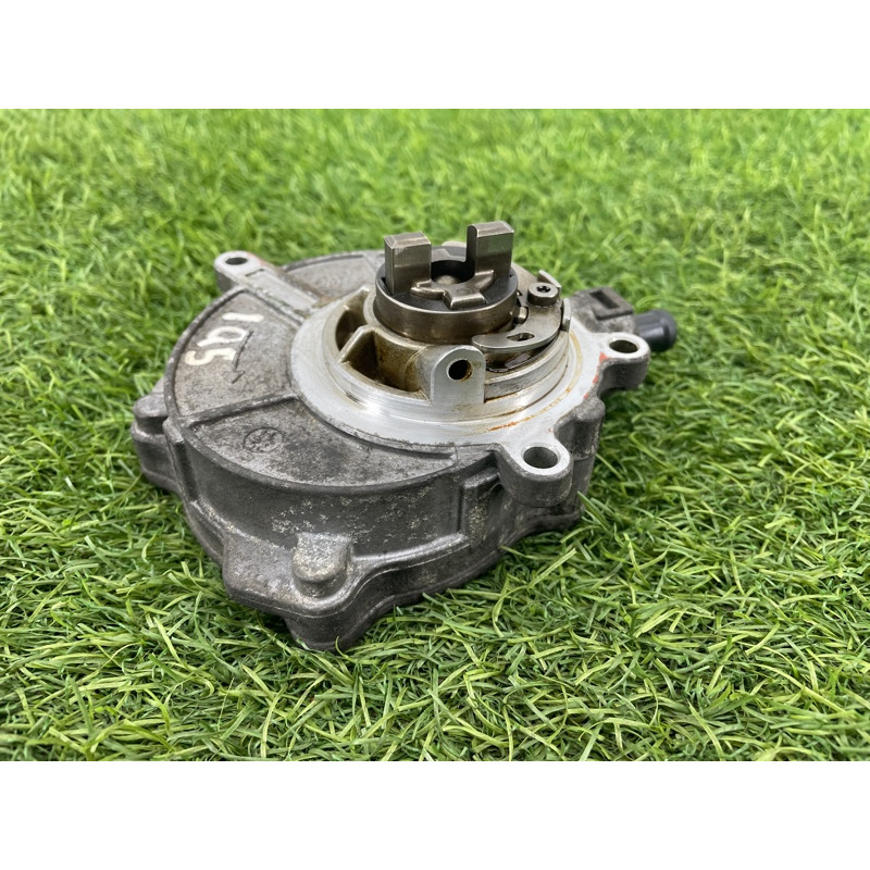 Вакуумный насос (тормозная система) Audi Q5 8R 2012 3.2 CALB 06E145100M