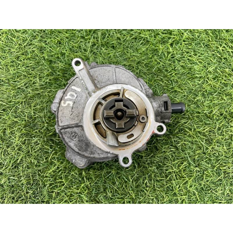 Вакуумный насос (тормозная система) Audi Q5 8R 2012 3.2 CALB 06E145100M