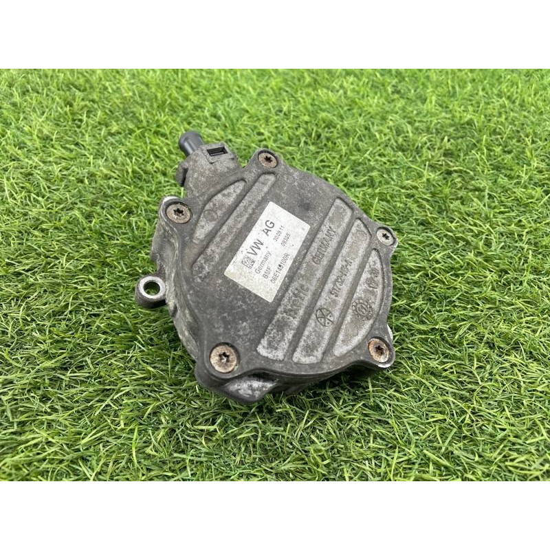 Вакуумный насос (тормозная система) Audi Q5 8R 2012 3.2 CALB 06E145100M