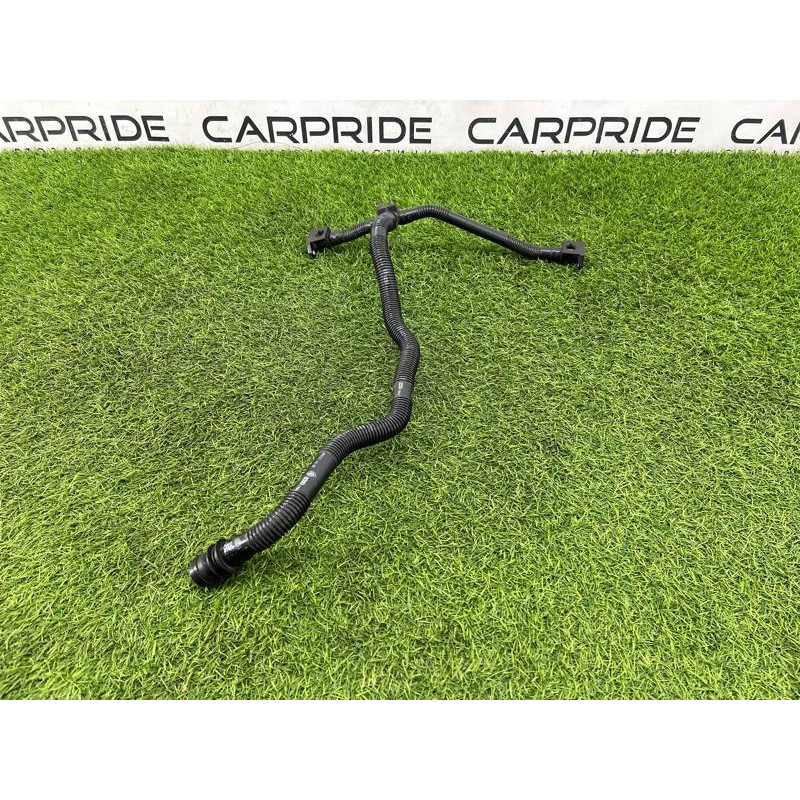 Трубка рецеркуляции воздуха (двигатель и элементы) Audi Q5 8R 2012 3.2 CALB 06E131143AK