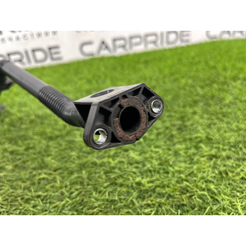 Трубка рецеркуляции воздуха (двигатель и элементы) Audi Q5 8R 2012 3.2 CALB 06E131143AK