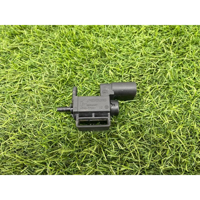 Клапан электромагнитный (электрика) Audi Q5 8R 2012 3.2 CALB 037906283C