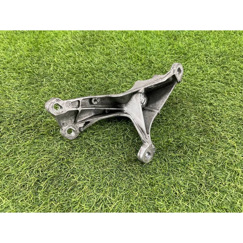 Кронштейн КПП (трансмиссия) AUDI A8 D4 2011 4,2 4H0399114E