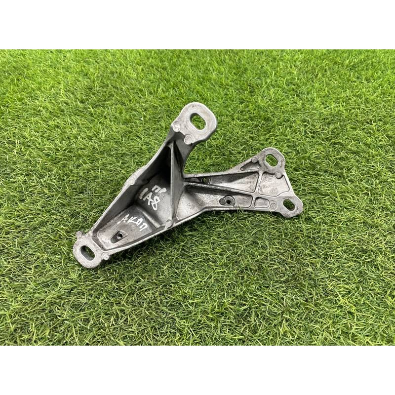 Кронштейн КПП (трансмиссия) AUDI A8 D4 2011 4,2 4H0399114E