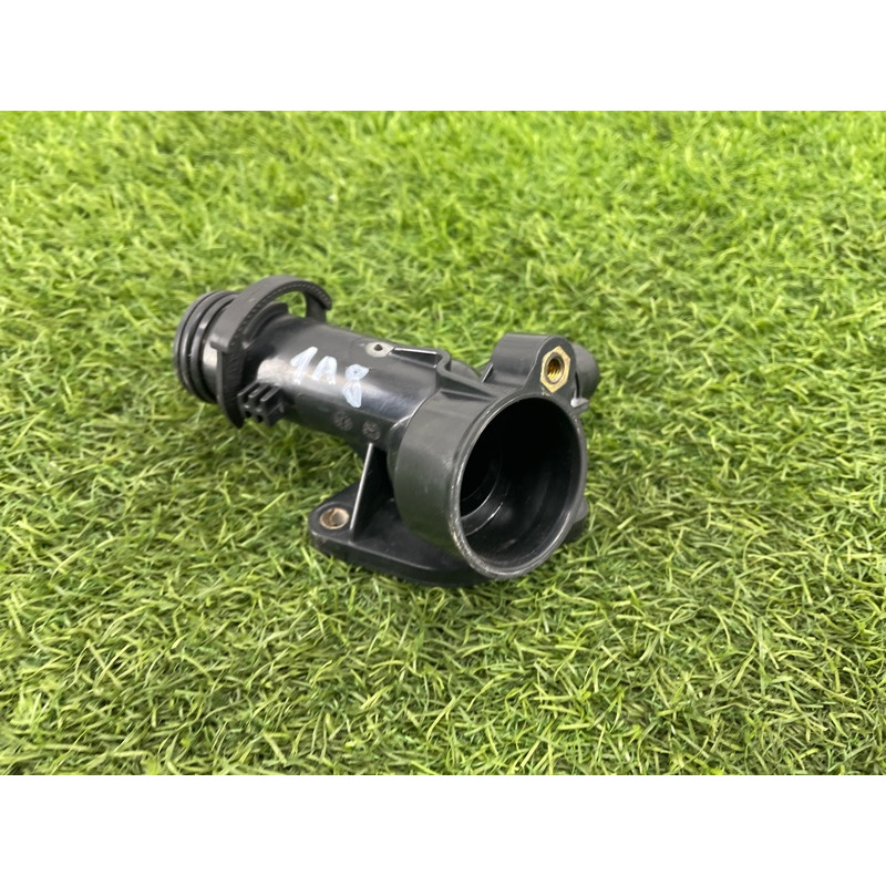 Фланец системы охлаждения (система охлаждения) AUDI A8 D4 2011 4,2 079121137K