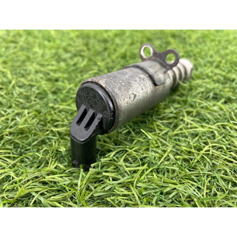 Клапан фазорегулятора (электрика двигателя) Audi Q5 8R 2012 3.2 CALB 06E109257L