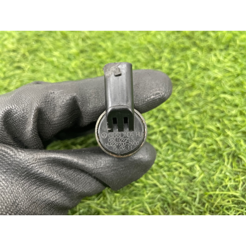 Клапан фазорегулятора (электрика двигателя) Audi Q5 8R 2012 3.2 CALB 06E109257L