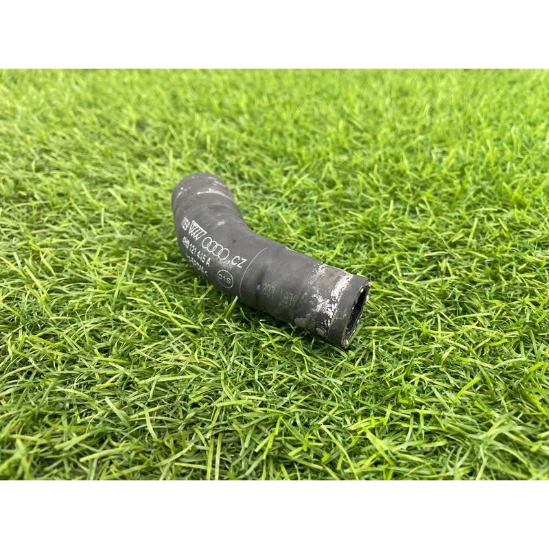 Патрубок (система охлаждения) AUDI A8 D4 2011 4,2 4H0121445A