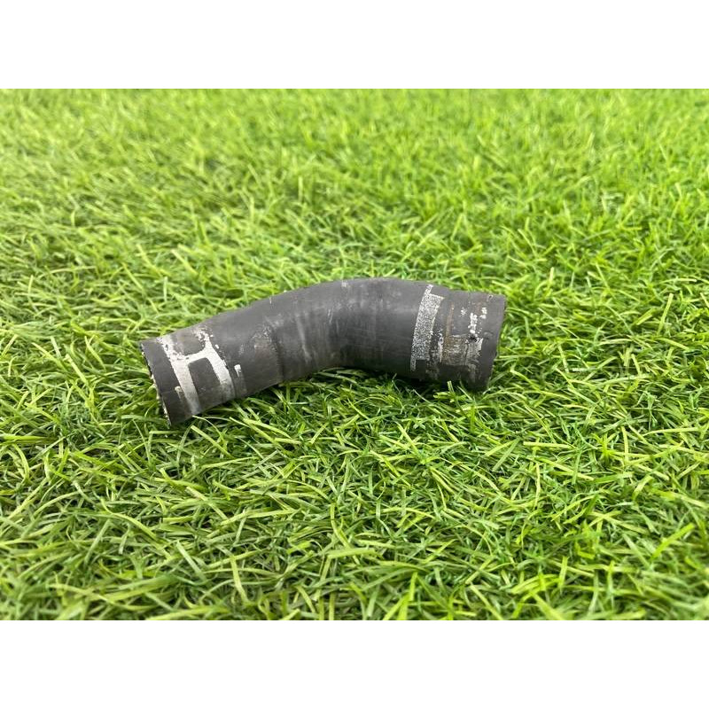 Патрубок (система охлаждения) AUDI A8 D4 2011 4,2 4H0121445A