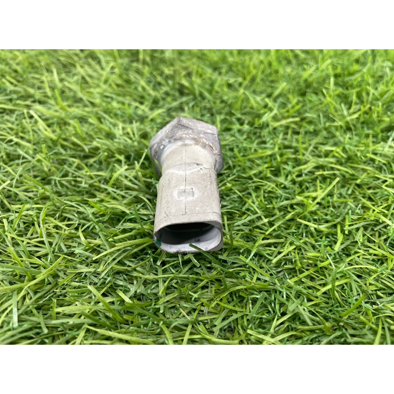 Датчик давления масла (электрика двигателя) Audi Q5 8R 2012 3.2 CALB 06E919081C