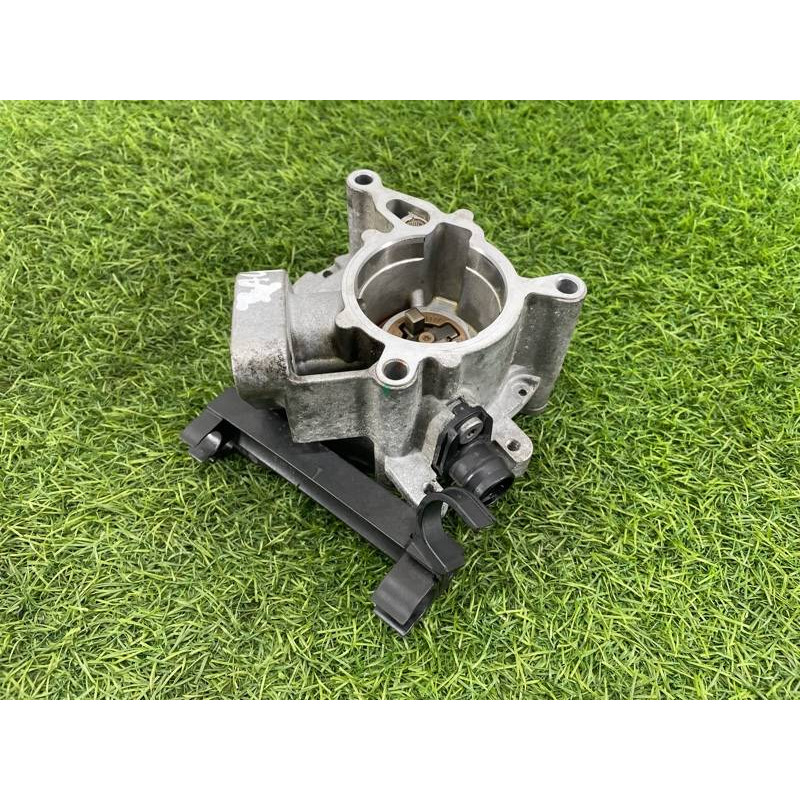 Вакуумный насос (тормозная система) AUDI A4 B9 2017 2.0L 06K145100AB