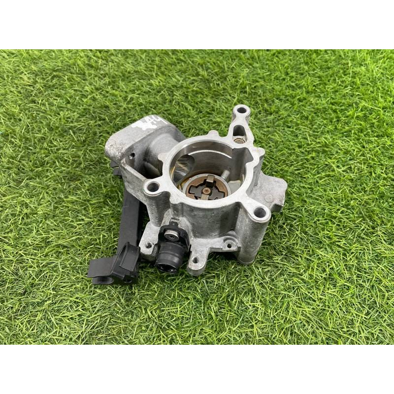 Вакуумный насос (тормозная система) AUDI A4 B9 2017 2.0L 06K145100AB