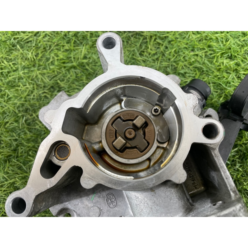 Вакуумный насос (тормозная система) AUDI A4 B9 2017 2.0L 06K145100AB