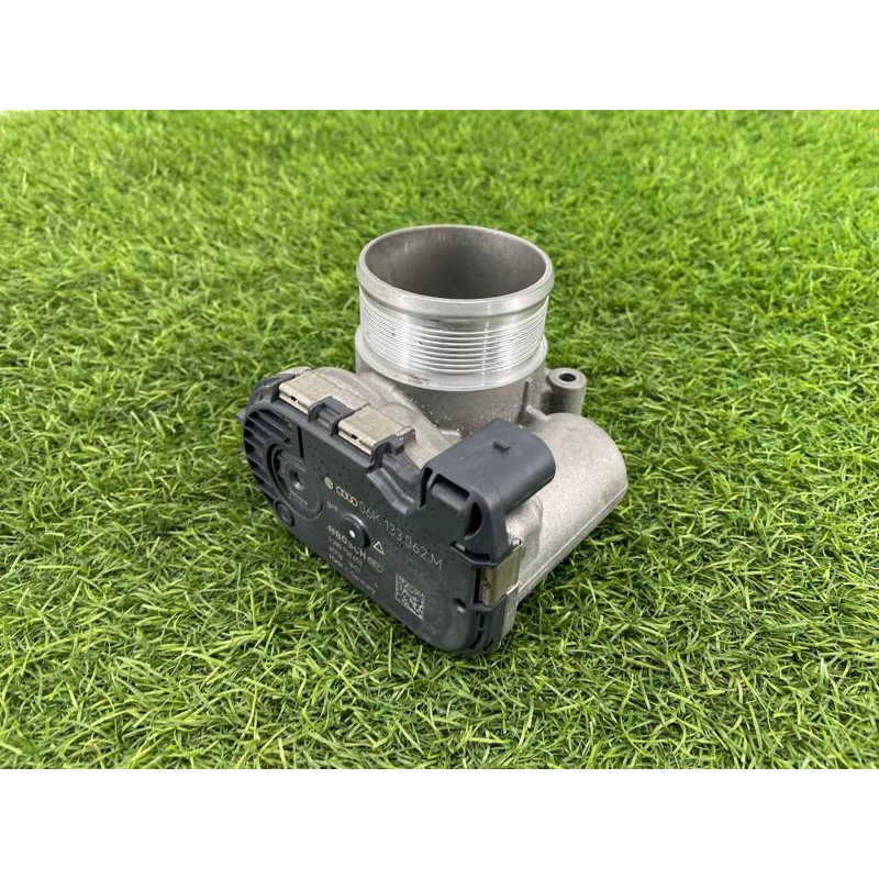 Дроссельная заслонка (электрика двигателя) AUDI A4 B9 2017 2.0L 06K133062M