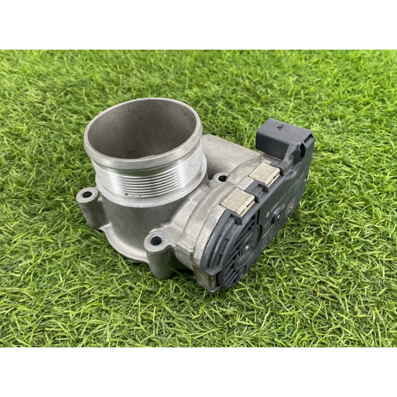 Дроссельная заслонка (электрика двигателя) AUDI A4 B9 2017 2.0L 06K133062M