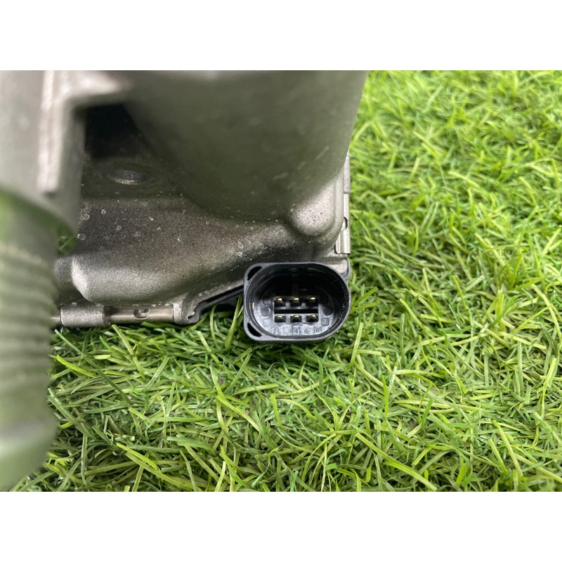 Дроссельная заслонка (электрика двигателя) AUDI A4 B9 2017 2.0L 06K133062M