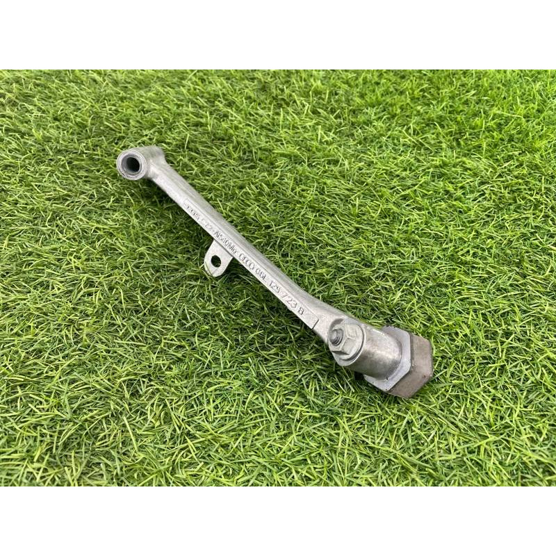 Кронштейн впускного коллектора (кронштейны двигателя) AUDI A4 B9 2017 2.0L 06L129723B