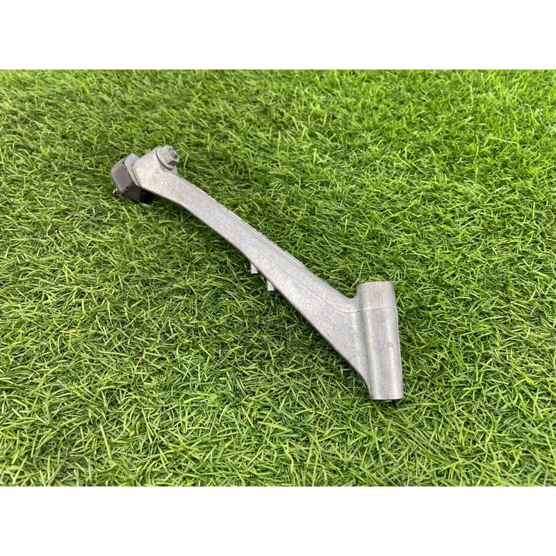 Кронштейн впускного коллектора (кронштейны двигателя) AUDI A4 B9 2017 2.0L 06L129723B