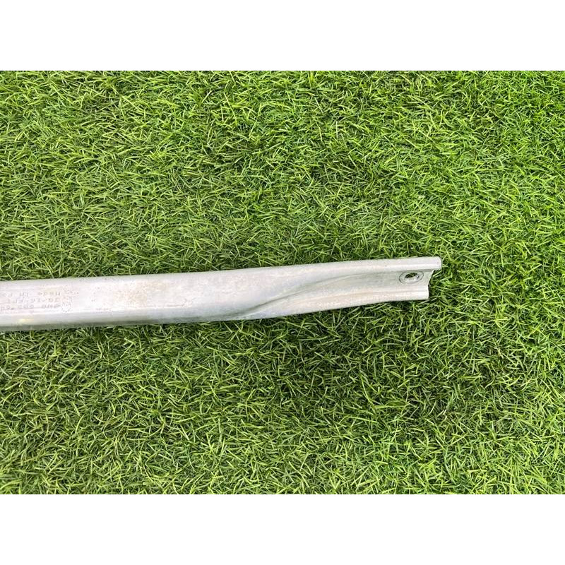 Распорка передней панели (кузов и элементы) AUDI A4 B9 2017 2.0L 8W0805646