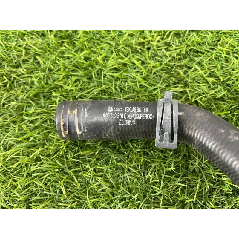 Патрубок (система охлаждения) AUDI A4 B9 2017 2.0L 8W0819370C