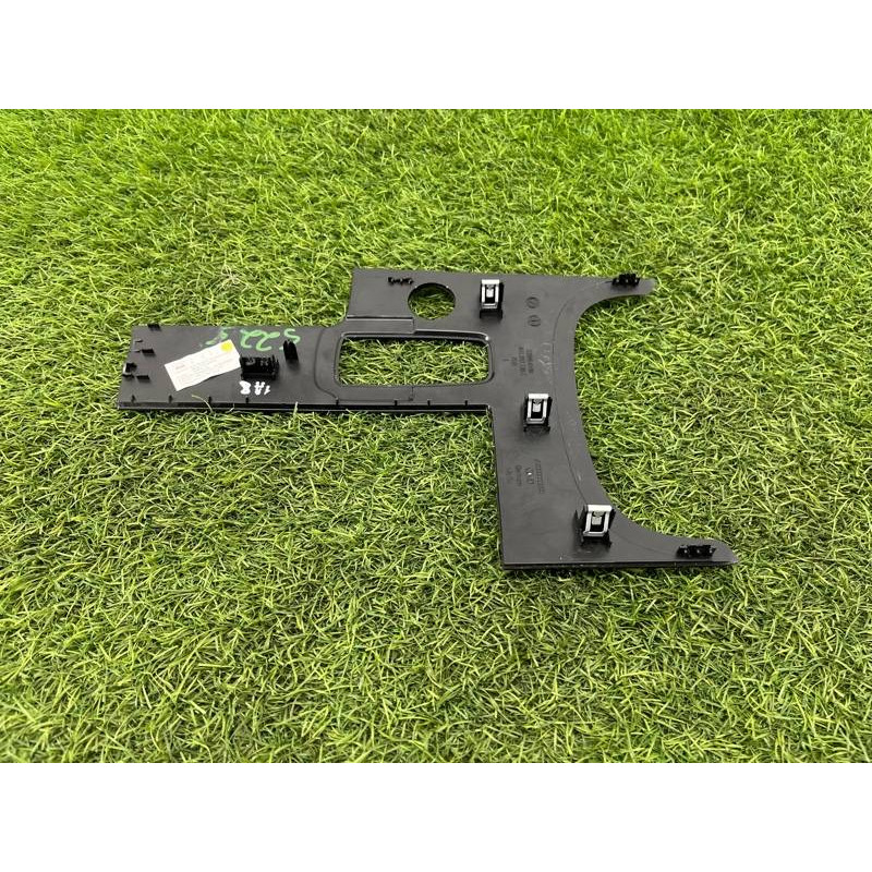 Декоративна накладка торпеди (салон) AUDI A8 D4 2011 4,2 4H1857130CV58