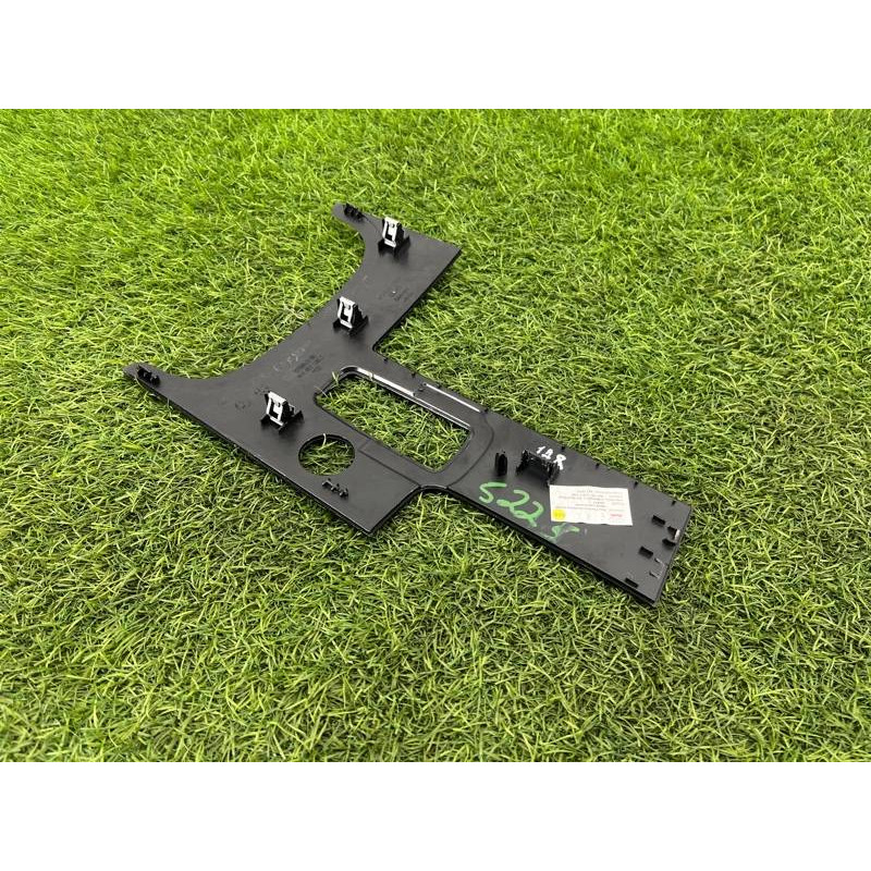 Декоративна накладка торпеди (салон) AUDI A8 D4 2011 4,2 4H1857130CV58