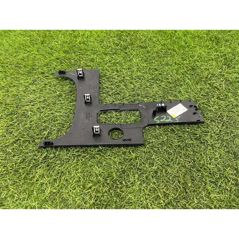 Декоративна накладка торпеди (салон) AUDI A8 D4 2011 4,2 4H1857130CV58