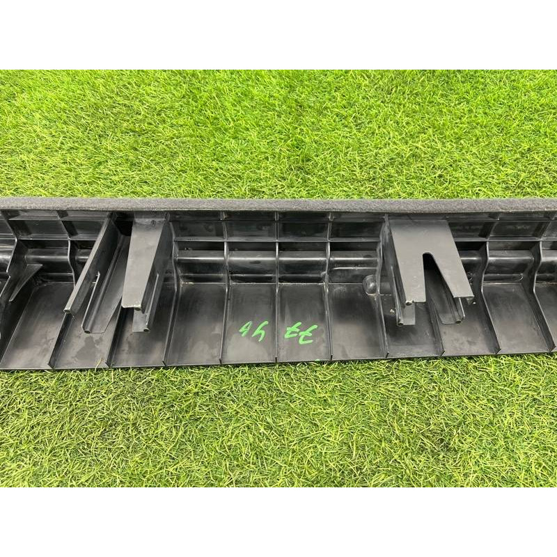 Обшивка багажника (салон) Audi Q5 8R 2012 3.2 CALB 8R0861827A87A