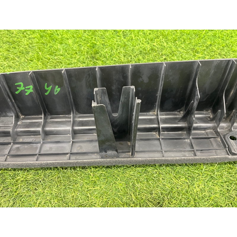 Обшивка багажника (салон) Audi Q5 8R 2012 3.2 CALB 8R0861827A87A