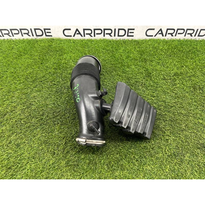 Патрубок воздушного фильтра (впускная система) Audi Q5 8R 2012 3.2 CALB 06E129629S