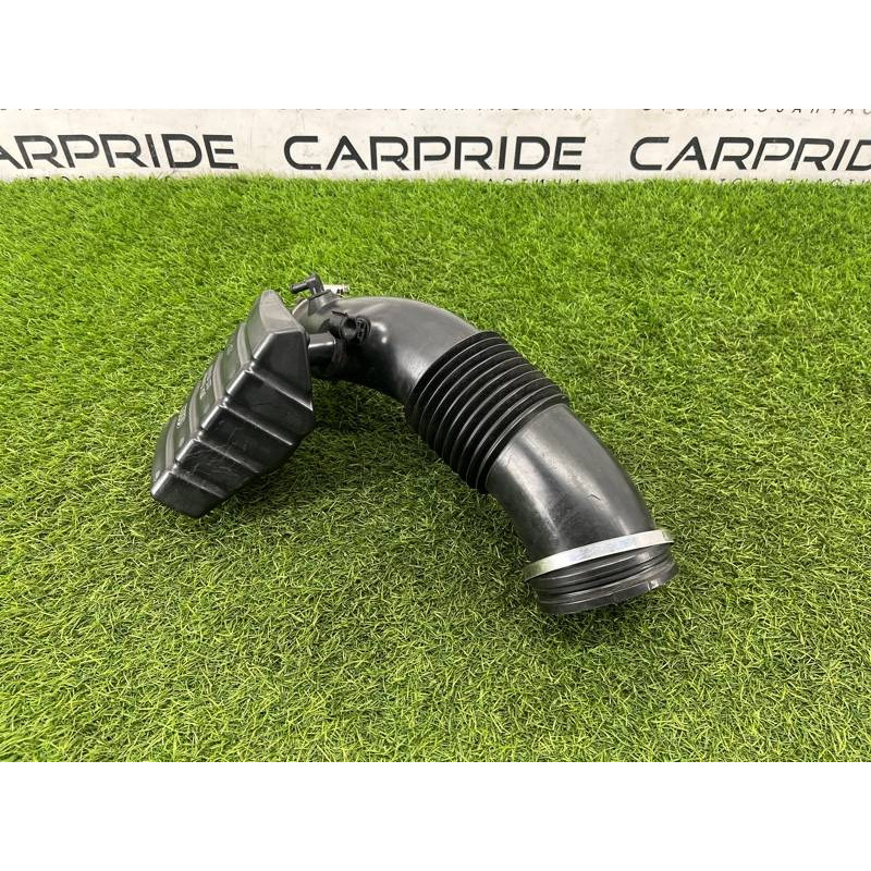 Патрубок воздушного фильтра (впускная система) Audi Q5 8R 2012 3.2 CALB 06E129629S