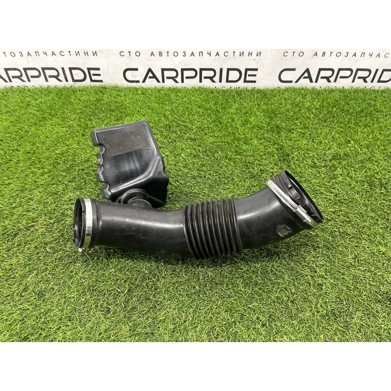 Патрубок воздушного фильтра (впускная система) Audi Q5 8R 2012 3.2 CALB 06E129629S