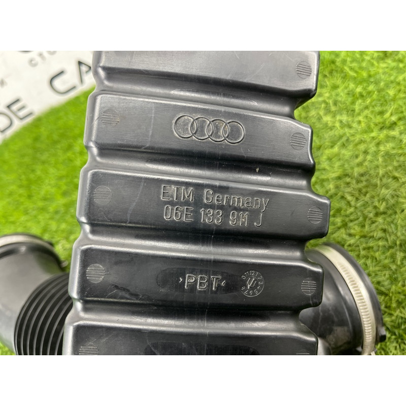 Патрубок воздушного фильтра (впускная система) Audi Q5 8R 2012 3.2 CALB 06E129629S