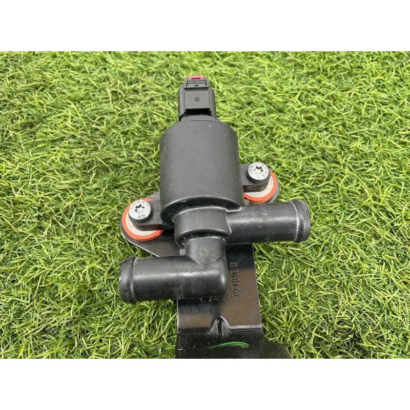 Клапан системы охлаждения (электрика / кнопки) Audi A5 F5 2019 2.0 TFSI 4H0121671D