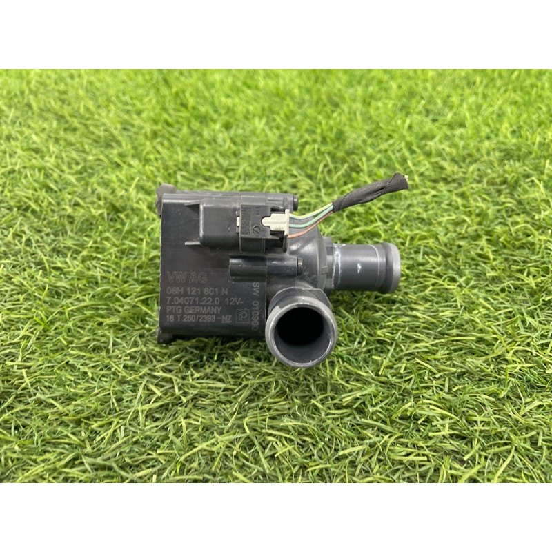 Помпа электрическая (электрика) AUDI A4 B9 2017 2.0L 06H121601N