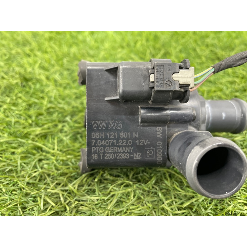 Помпа электрическая (электрика) AUDI A4 B9 2017 2.0L 06H121601N