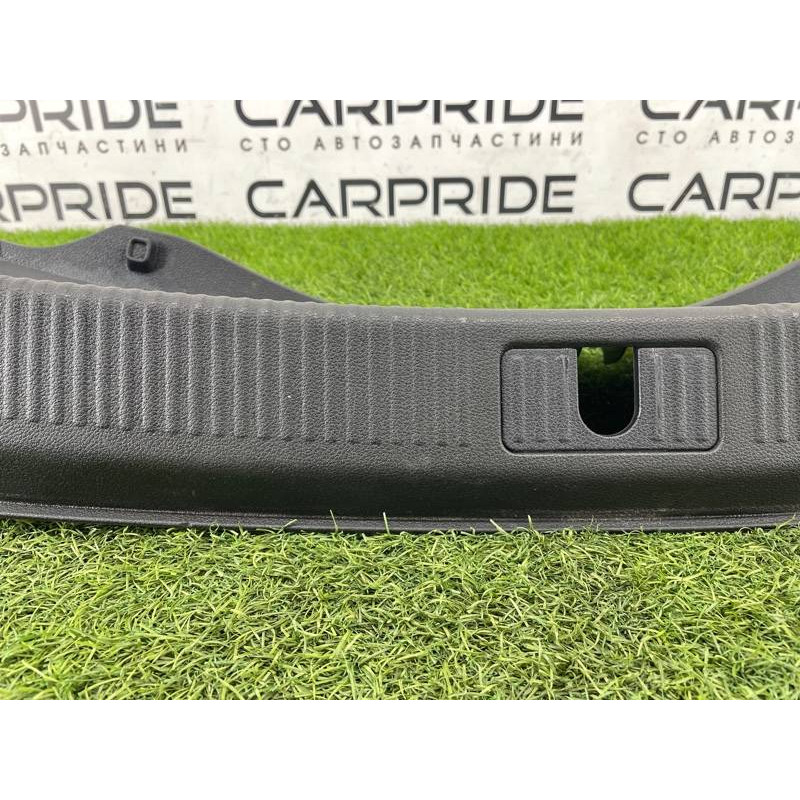 Накладка замка крышки багажника (салон) AUDI A8 D4 2011 4,2 4H0863471B4PK