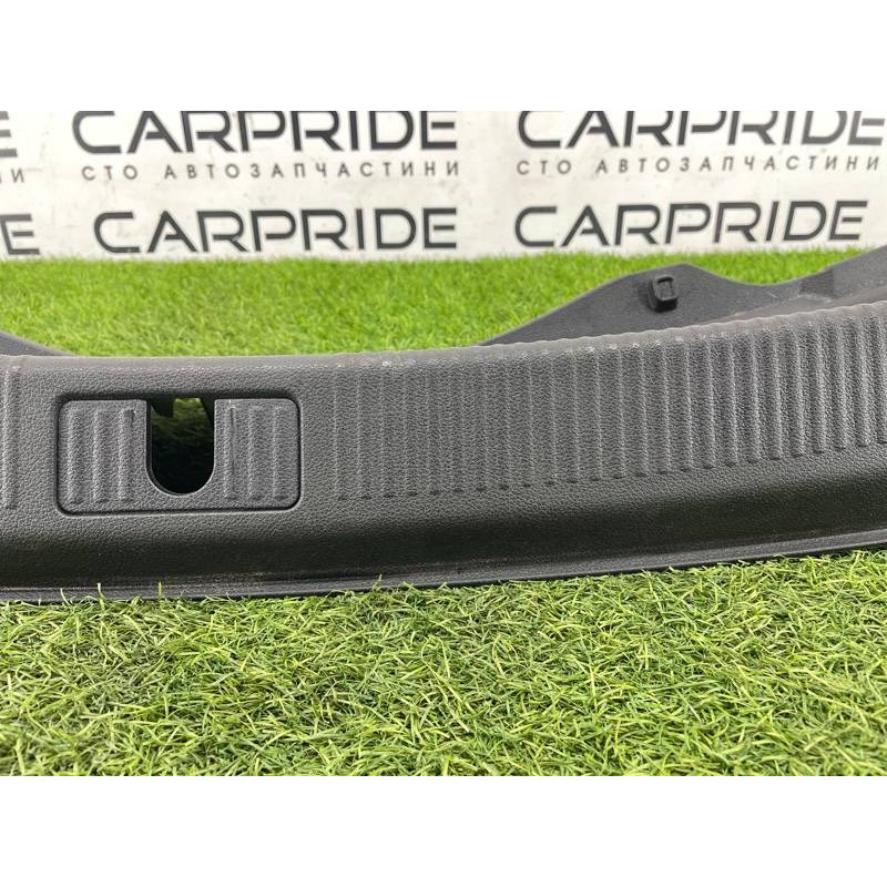 Накладка замка крышки багажника (салон) AUDI A8 D4 2011 4,2 4H0863471B4PK