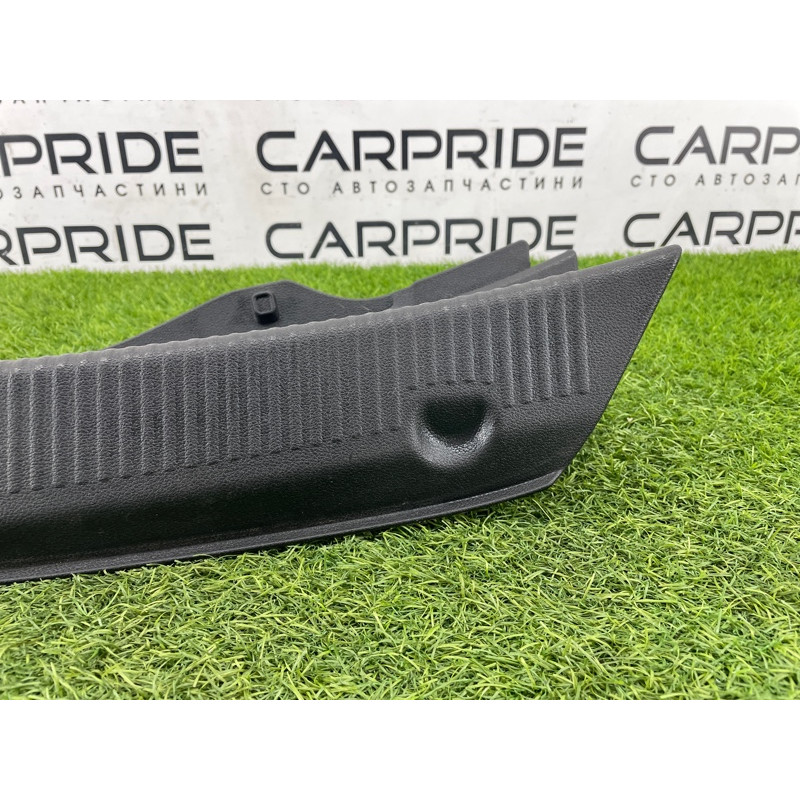 Накладка замка крышки багажника (салон) AUDI A8 D4 2011 4,2 4H0863471B4PK