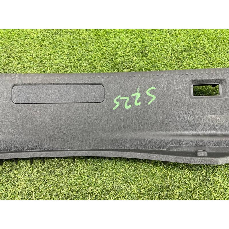 Накладка замка крышки багажника (салон) AUDI A8 D4 2011 4,2 4H0863471B4PK