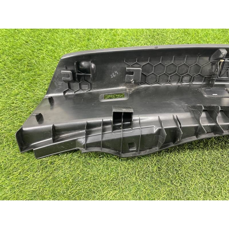 Накладка замка крышки багажника (салон) AUDI A8 D4 2011 4,2 4H0863471B4PK