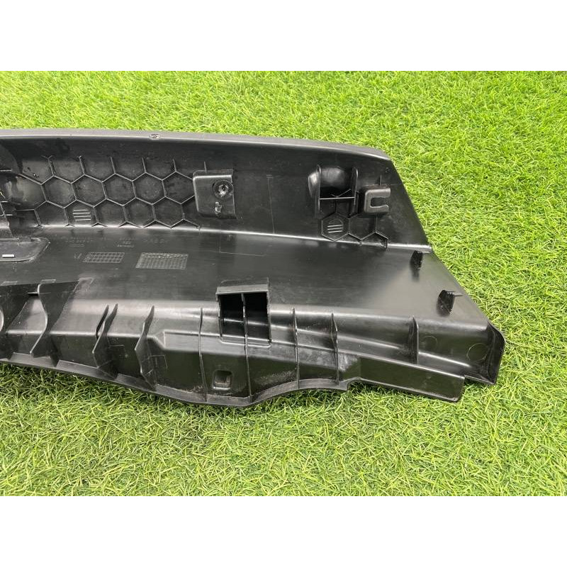 Накладка замка крышки багажника (салон) AUDI A8 D4 2011 4,2 4H0863471B4PK