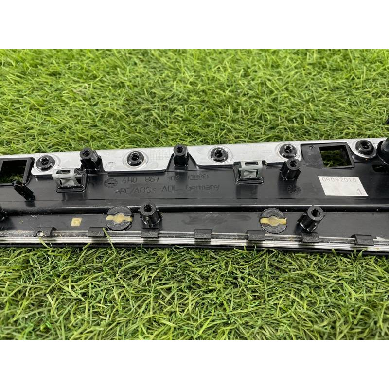 Декоративна накладка карти дверей (салон) AUDI A8 D4 2011 4,2 4H0867068CV58