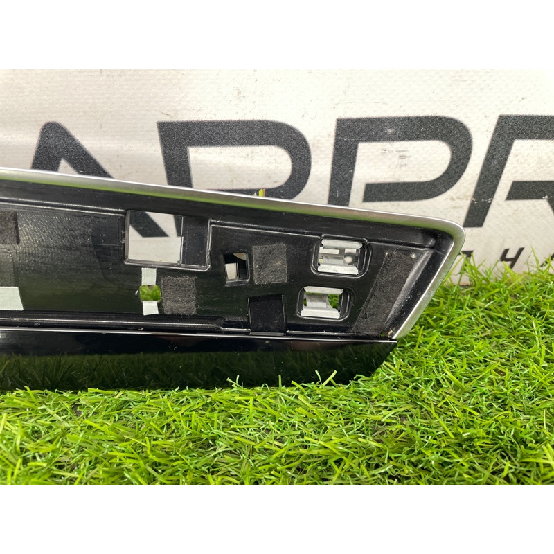 Декоративна накладка карти дверей (салон) AUDI A8 D4 2011 4,2 4H4867086V58