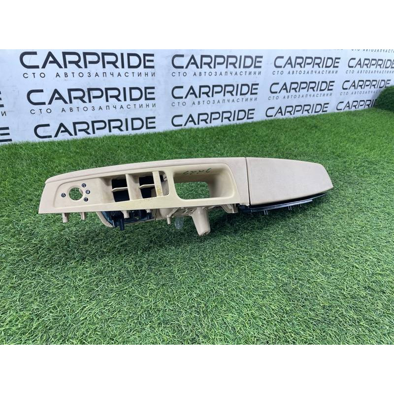 Підлокітник (салон) AUDI A8 D4 2011 4,2 4H1867165CEM4