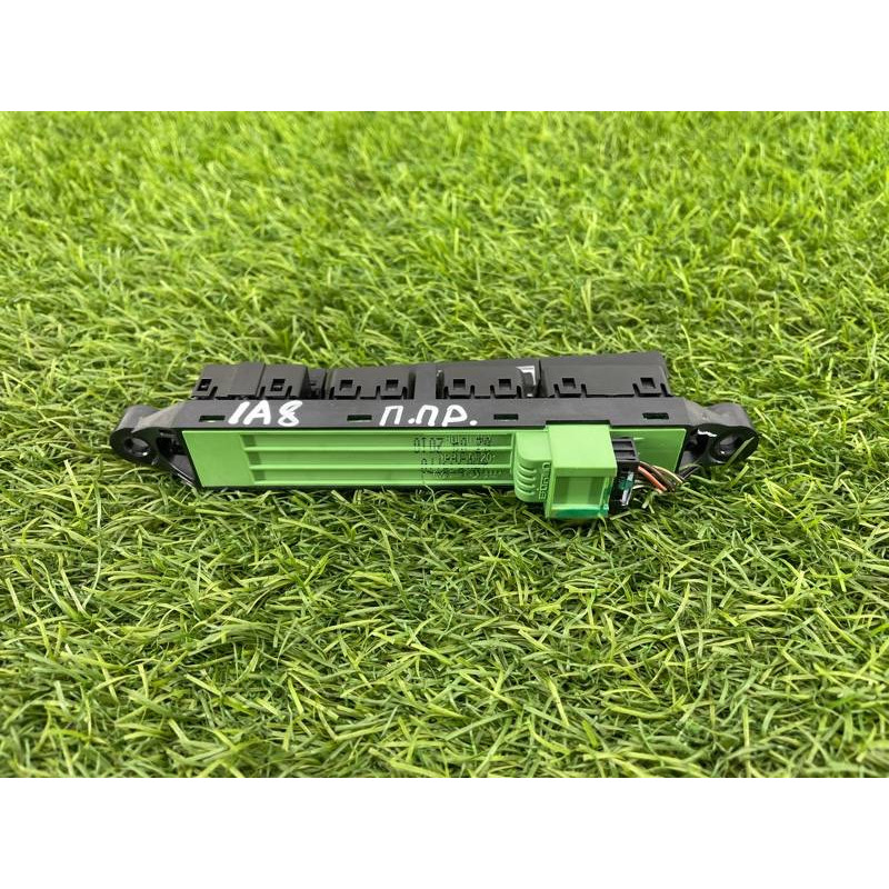 Кнопка памяти сидения (электрика / кнопки) AUDI A8 D4 2011 4,2 4H0959770