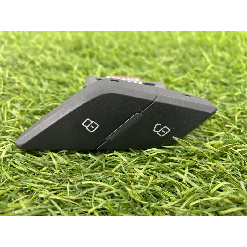 Кнопка блокировки центрального замка (электрика / кнопки) AUDI A8 D4 2011 4,2 4H0962108B5PR