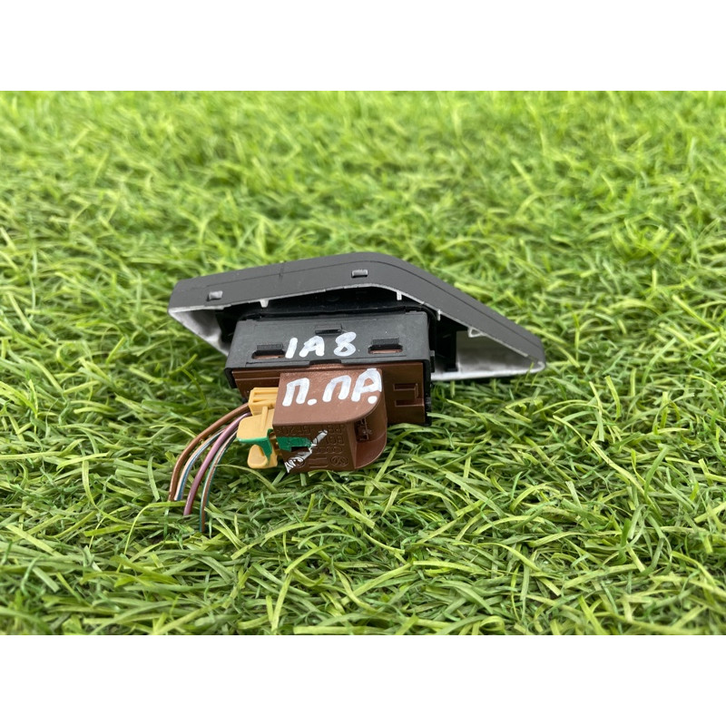 Кнопка блокировки центрального замка (электрика / кнопки) AUDI A8 D4 2011 4,2 4H0962108B5PR