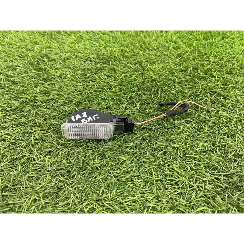 Ліхтар багажника (салон) AUDI A8 D4 2011 4,2 4B0947415A