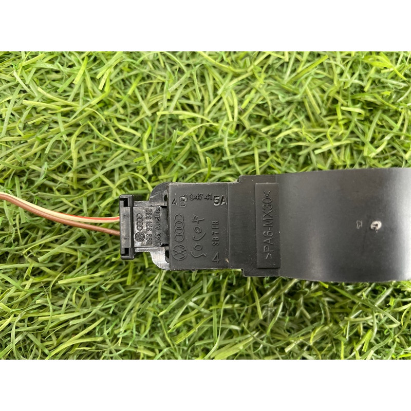 Ліхтар багажника (салон) AUDI A8 D4 2011 4,2 4B0947415A